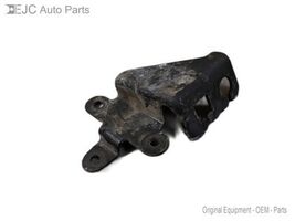 Throttle Cable Bracket From 1999 Chevrolet Silverado 1500  5.3 - $664.04 MXN