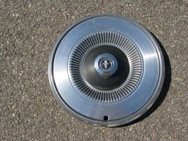 One genuine 1972 1973 Mustang 14 inch deluxe hubcap wheel cover D2ZZ1130A - £19.94 GBP
