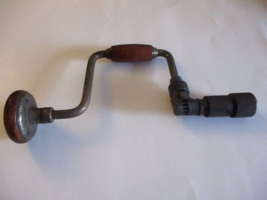  ANTIQUE VINTAGE BIT BRACE W/ UNIQUE ORNATE WOOD HANDLES AUGER HAND DRILL  - $12.82