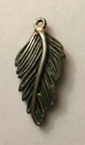 Vintage Necklace Pendant Metal Leaf 1 1/8” H C 3/4” W - £1.99 GBP