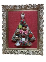 * Vintage Festive Rhinestone Jewelry Framed Christmas Tree Decoration Ar... - $1,627.55 MXN