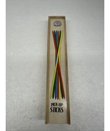 Pick-Up Sticks in wood box, Old School Toys Investments 2005 Primary Colors - €5,00 EUR