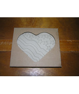 The Pampered Chef 2005 PATRIOTIC HEART Final Edition Cookie Art Paper Mo... - $13.99
