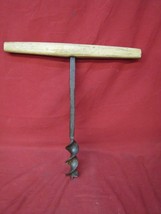 Early Primitive Antique T Handle Wood Auger Barn Beam Hand Drill #9 - $29.69