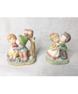 Pair Of Vintage Kitsch Boy Kissing Girl Miniature Ceramic Figurines - $61.28 CAD