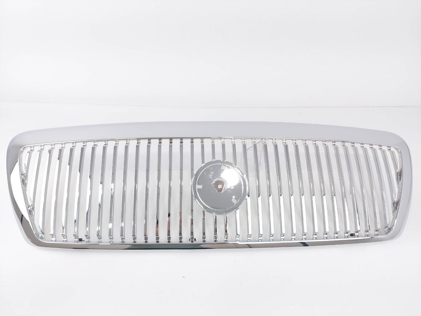 Front Chromed Grille fits Mercury Grand Marquis 2003-2005 FO1200406 Item image 5