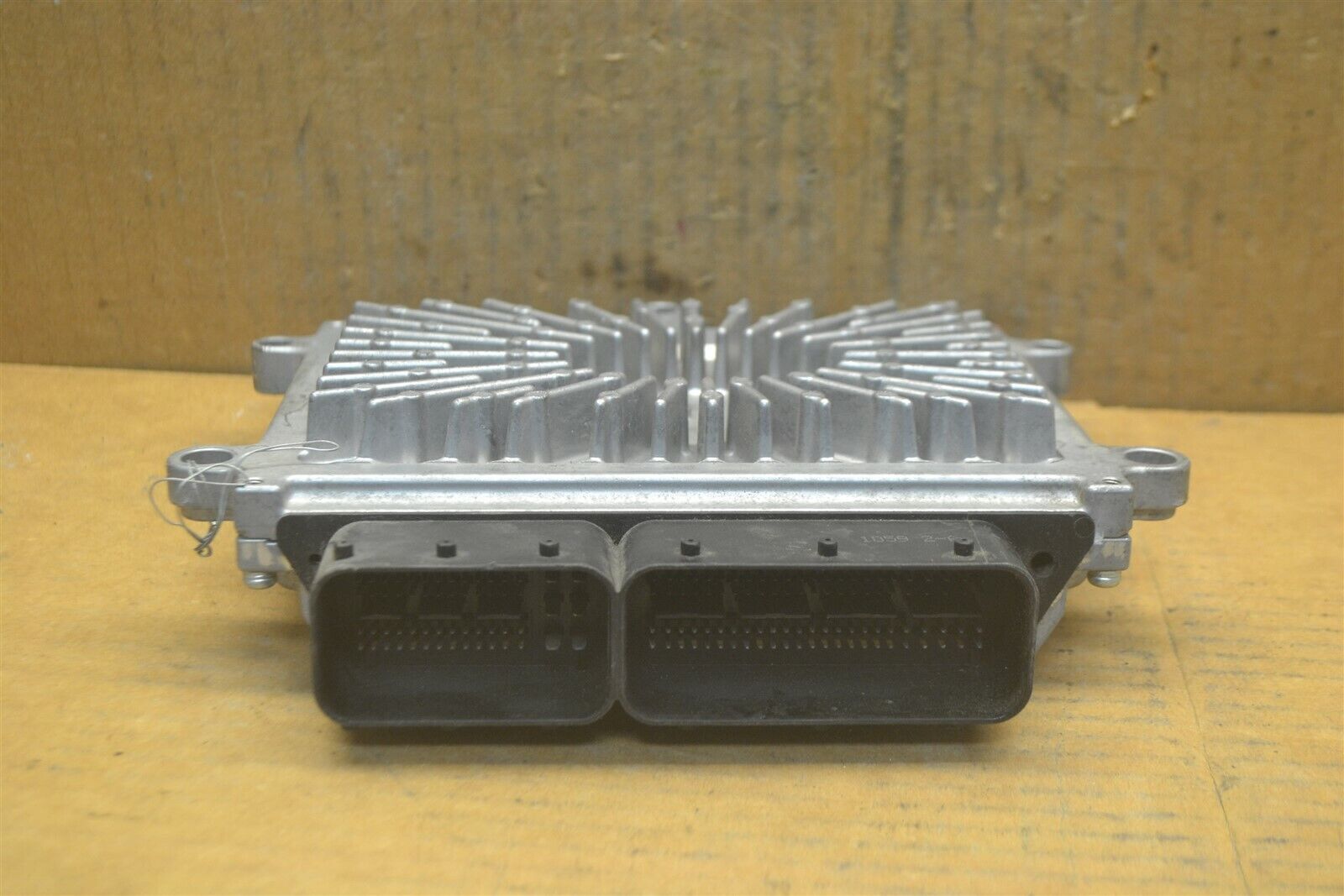 09-10 Volvo S40 Engine Control Unit ECU P3128616 Module 228-7c6 Item image 3