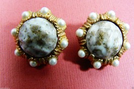 Vintage Kramer signed Gold tone metal pearl faux art glass Clips Earrings - £25.29 GBP