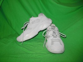 Ladies Unbranded Light Gray Athletic Shoes 8 Lace Up - £11.98 GBP