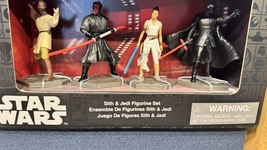 Disney Star Wars Sith and Jedi Figurine Playset NEW image 2