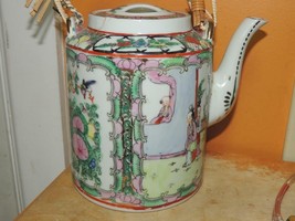 Y.T Porcelain 6.5&quot; Teapot Famille Rose Medallion Rose Mandarin Vintage d... - $26.99