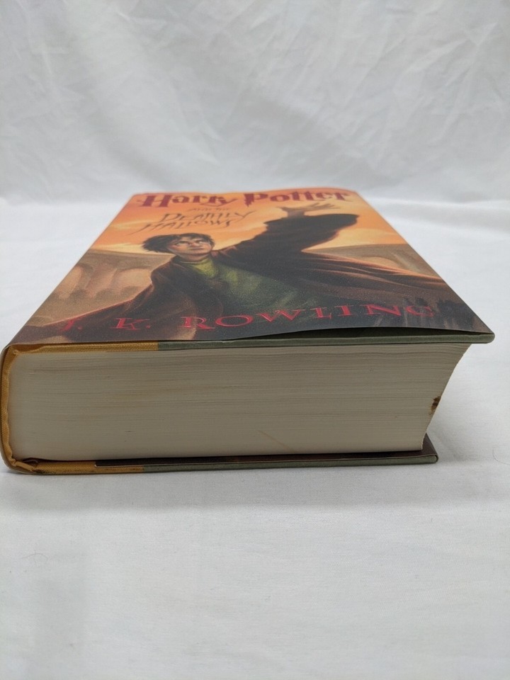 Harry Potter And The Deathly Hallows 2007 1st Edition Hardcover Book Item image 4