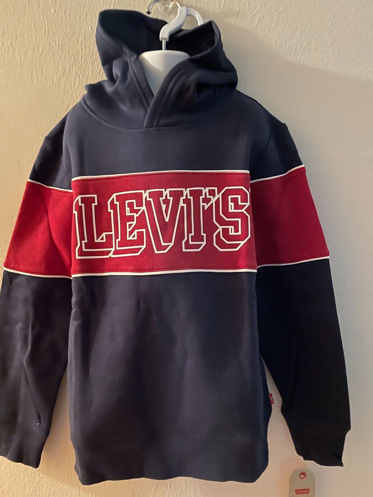 Primary image for Boy's Levi's Long Sleeve Bold Logo At Chest Pullover Hoodie Size M 10/12 NWT