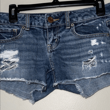 American Eagle Outfitters Blue Jean Shorts with Distressed Details - $219.20 MXN