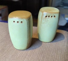 Frankoma Pottery Plainsman Green Salt &amp; Pepper Red Clay with Stoppers - £12.32 GBP