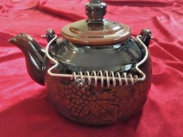 Japanese Teapot Glazed Red Clay Grape Leaves Design Black &amp; Brown Vintage - £38.05 GBP