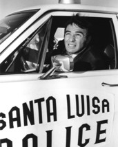 Burt Reynolds in Dan August in Santa Luisa Police Car 16x20 Poster - £16.07 GBP