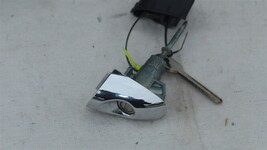 16-18 Kia Sorento Ignition Switch & Driver Door, Glove Lock Cylinder W/ 1 Key image 4