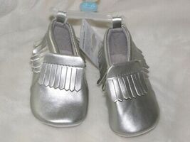 CARTERS BABY GIRL SILVER FRINGE FRINGED MOCCASINS CRIB SHOES BOOTIES 2 3... - $7.91