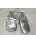 CARTERS BABY GIRL SILVER FRINGE FRINGED MOCCASINS CRIB SHOES BOOTIES 2 3... - $7.91