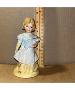 VINTAGE 1981 AVON &quot;A MOTHERS LOVE&quot; PORCELAIN FIGURINE 5.5 Inch - $9.50