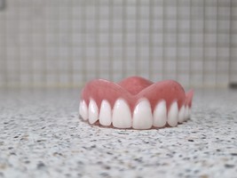 Full Upper Denture/False Teeth,Brand new. - £63.20 GBP