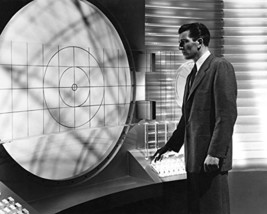 Michael Rennie In The Day The Earth Stood Still Inside Ship Viewing Space Pannel - $69.99