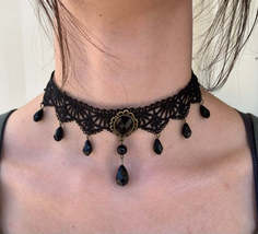 Black Lace Center Stone Choker Necklace - £5.99 GBP