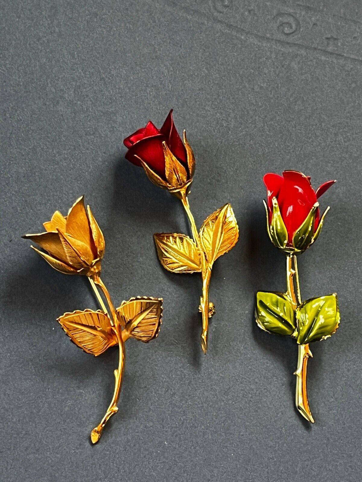 Primary image for Vintage Lot of Red Goldtone or Enamel Metal Rose Bud Stem for Valentine’s Day Ho