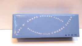Avon Curl N&#39; Shape Eyelash Curler 2003 New in Package - £7.15 GBP