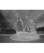 This Cristal d&#39;Arques Penguin Family Figurine-Clear and Frosted Glass - £14.38 GBP