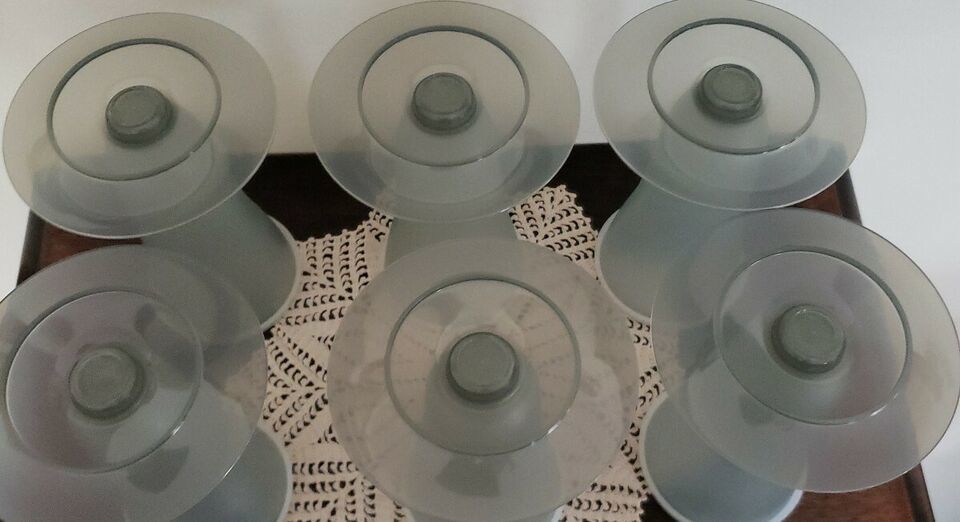 Set of Six (6) Gray Parfait Tupperware Cups Tall Large # 754-1 with Lids Item image 3