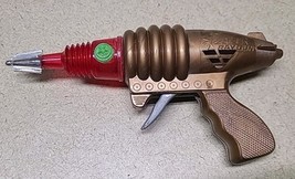 Vintage RAZER RAY GUN - Working Friction Space Pistol / 1960s / 1970s - $1,020.95 MXN
