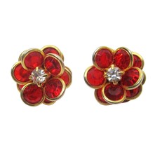 Vintage Red Swarovski Crystal Bezel Cluster Earrings Gold Tone SAVVY Pierced Stu - £19.94 GBP