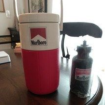 VINTAGE MARLBORO 1/2 GALLON WATER JUG COLEMAN COOLER EUC - £15.50 GBP