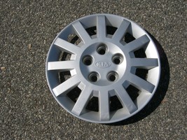 One genuine 2002 2003 Kia Sedona 15 inch bolt on hubcap wheel cover - $17.60