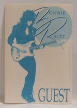 BONNIE RAITT - VINTAGE ORIGINAL CONCERT TOUR CLOTH BACKSTAGE PASS - $186.40 MXN