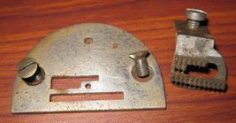Singer  66 Needle Plate &amp; Feed Dog with Screws Corrosion Dirty But Works - £7.97 GBP