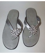 Naturalizer Women&#39;s Sliver sandals slides thongs beaded knot slip on fla... - £7.89 GBP