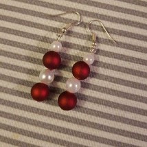 Red and Cream Christmas Dangle Earrings - New - £7.98 GBP