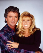 Beautiful Suzanne Somers &amp; Patrick Duffy Step By Step 8X10 Photo - £6.72 GBP