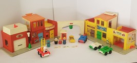 Vintage 1973 Fisher Price Little People 997 Play Family VILLAGE Almost Complete - $87.95