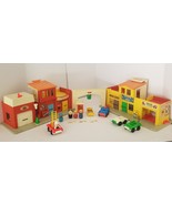 Vintage 1973 Fisher Price Little People 997 Play Family VILLAGE Almost C... - £69.20 GBP