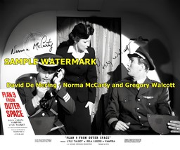 Norma McCarty, Gregory Walcott - Plan 9 from outer space - Photo Signed  - £1.44 GBP