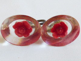 VTG Clear Lucite red Rose Flower Carved Cameoscrew clip earrings - £19.78 GBP