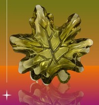 Vtg Heavy Art Glass MCM Maple Leaf Design Amber Trinket Dish 8” x 9&quot; - £19.35 GBP