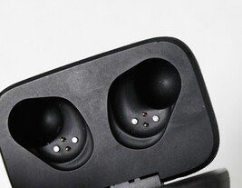 Sennheiser MOMENTUM True Wireless 4 Earbuds - Black image 6