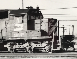 Burlington Northern Railroad BN #8142 SD40-2 Electromotive Train Photo A... - $9.49