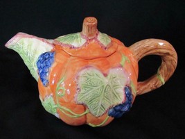 Pumpkin &amp; Grapes Decorative Ceramic Harvest Teapot - 5 Cups - £9.77 GBP