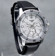 Casio Men&#39;s Leather Band Wrist Watch MTP-VD300L-7E - £59.79 GBP